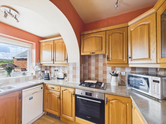 3 bed Semi-Detached for sale Image 4