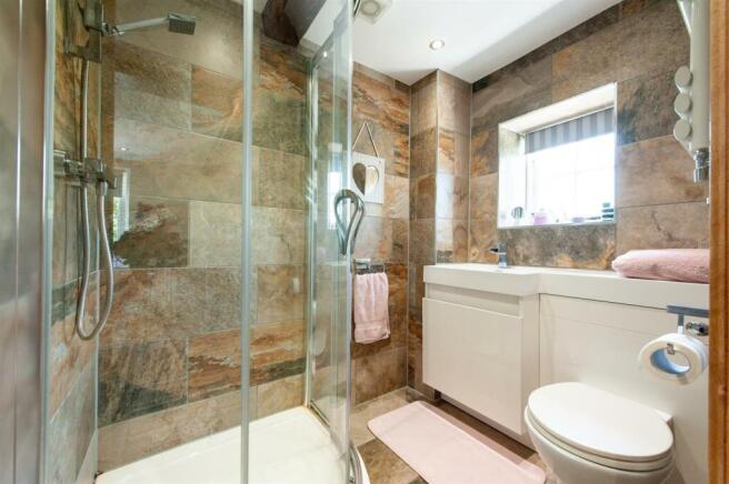 Bedroom 2 En-suite.jpg