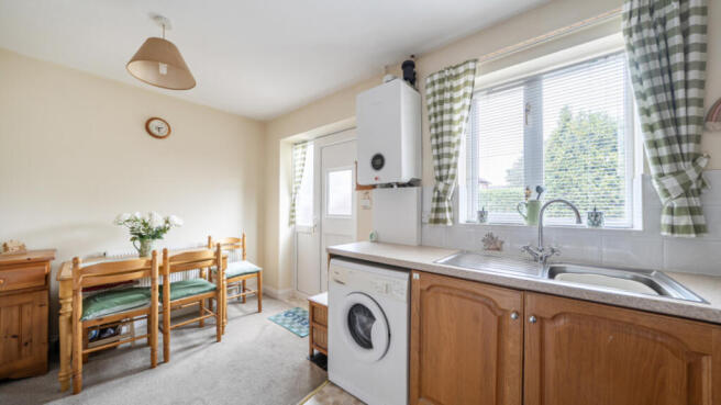 2 bed Semi-Detached for sale Image 5