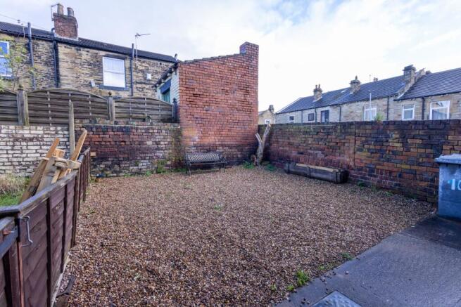 1 bed Terraced to rent Image 11