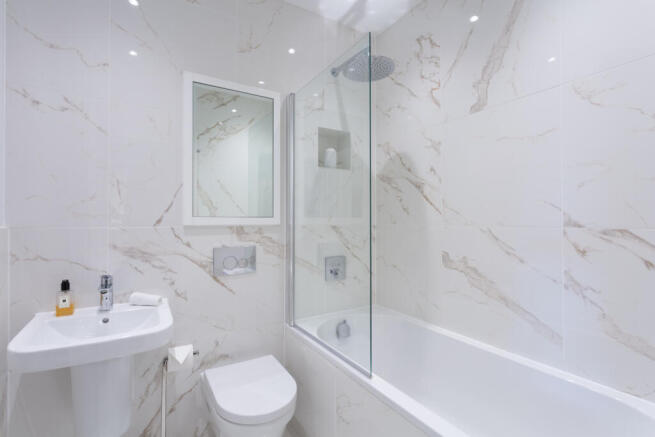 2 bed Apartment for sale Image 11