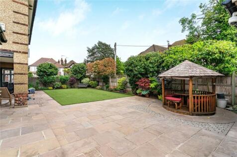 Boston Gardens, Brentford, TW8