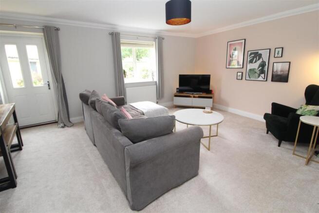Sitting/Dining Room