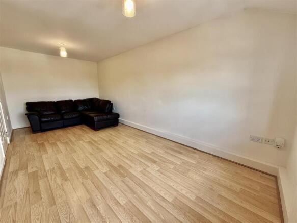 LOUNGE/DINING/KITCHEN