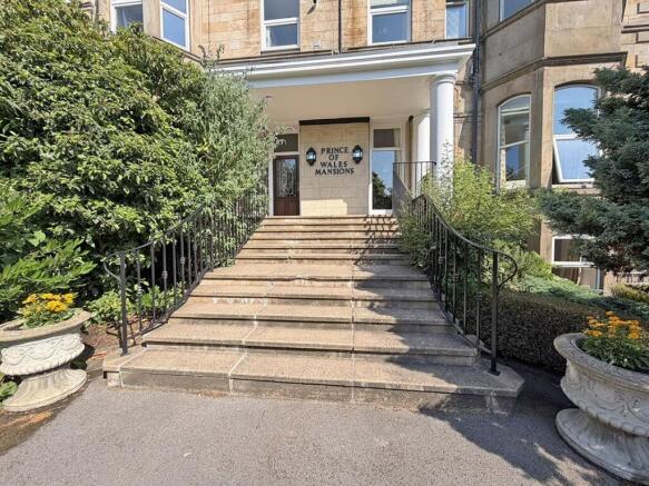 2 bed Flat for sale Image 11