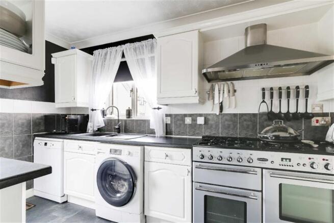 KITCHEN/BREAKFAST RO
