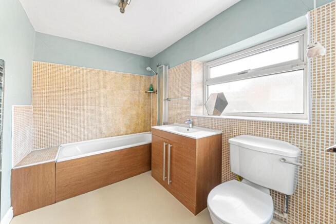 5 bed Semi-Detached for sale Image 11