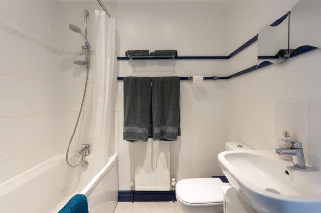 3 bed Terraced for sale Image 5