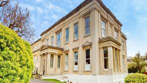 6, Montpellier House, Suffolk Square, Cheltenham GL50 2DY