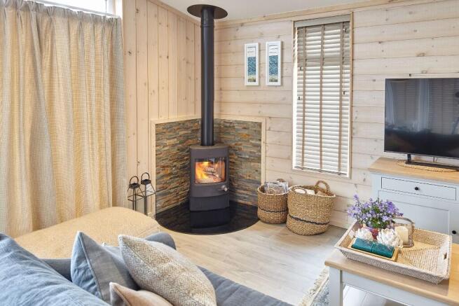 2 bed Chalet for sale Image 6