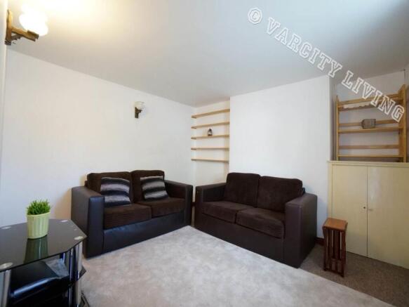 40Glanrafon_livingroom1.JPG