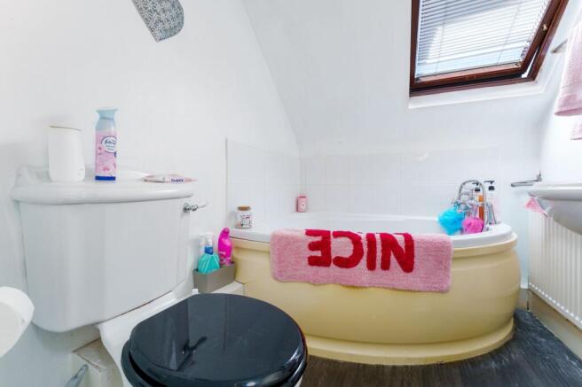 2 bed Semi-Detached for sale Image 9