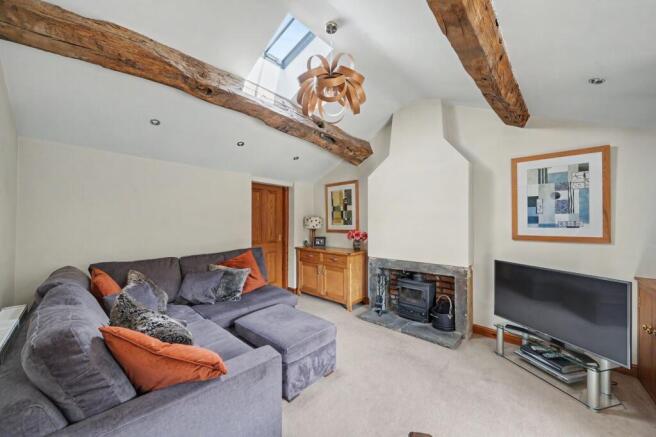 4 bed Detached for sale Image 8