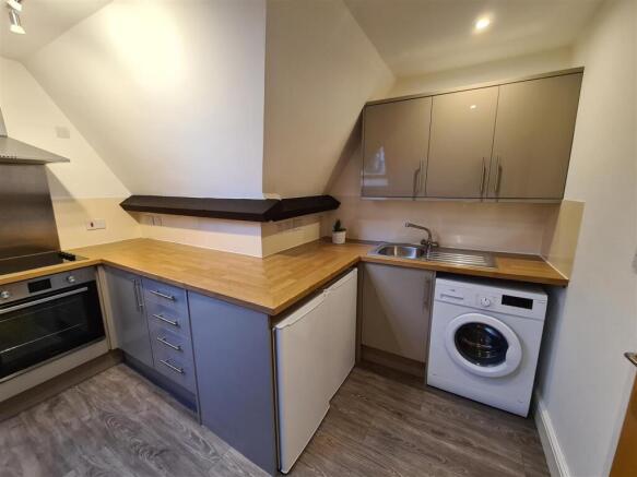 Kitchen 1.jpg