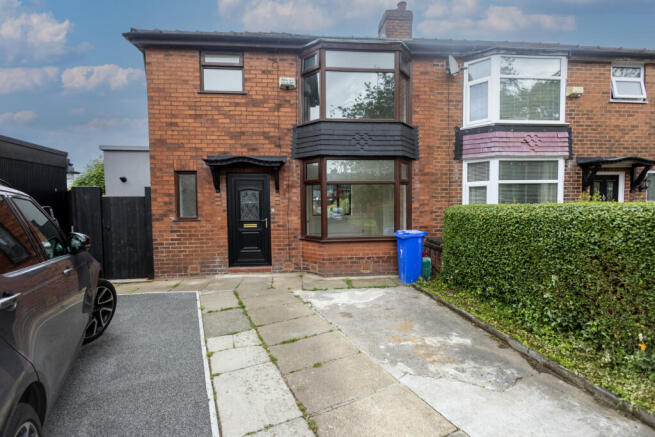 3 Bedroom Semi Detached for Sale - No vendor chai