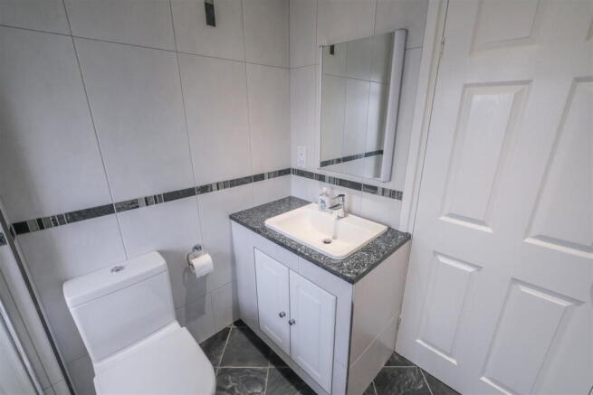 4 bed Semi-Detached for sale Image 8