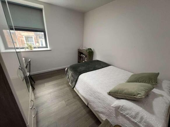 2 bed Flat to rent Image 5