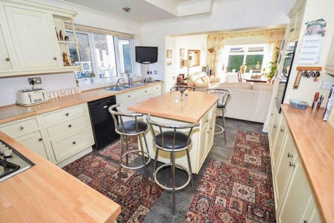 Kitchen / Brea...