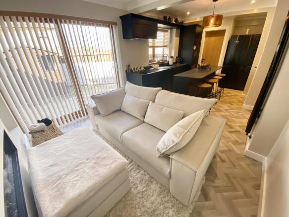 Kitchen/dining/living room