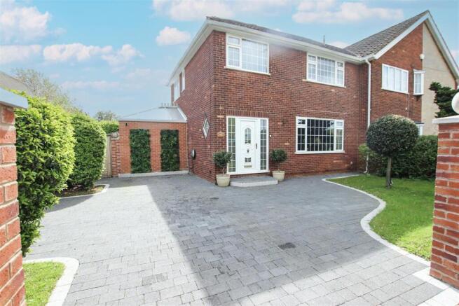 3 bed Semi-Detached for sale Image 8