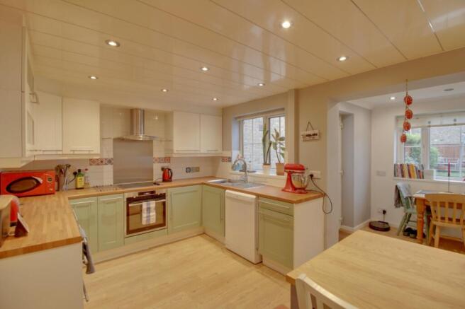 3 bed Semi-Detached for sale Image 5