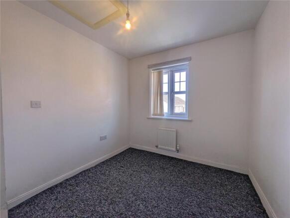 2 bed Terraced to rent Image 5