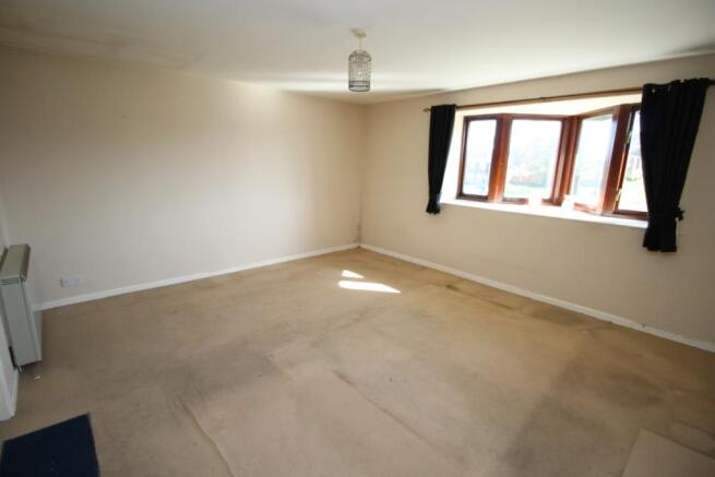 Lounge/Dining Area