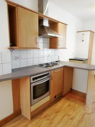 Kitchen 2.jpg