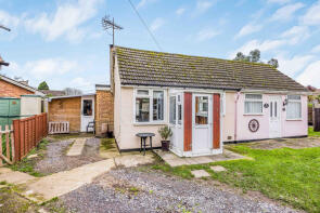 16, Fairlight Chalets, Salterns Lane, Hayling Island PO11 9LQ