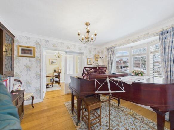 4 bed Detached for sale Image 4