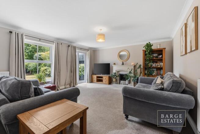 5 bed Detached for sale Image 9