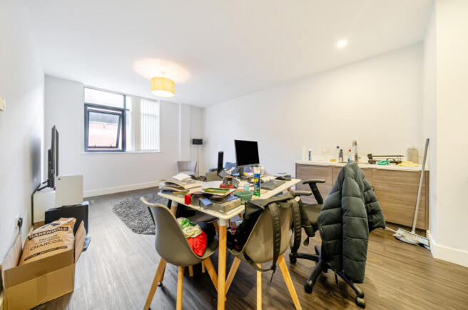 2 bed Flat for sale Image 8