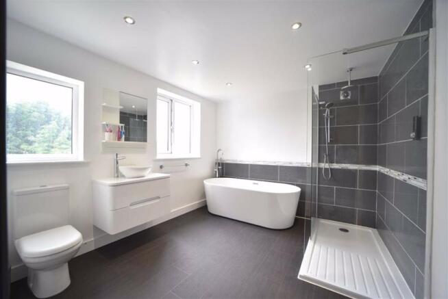 FAMILY BATHROOM