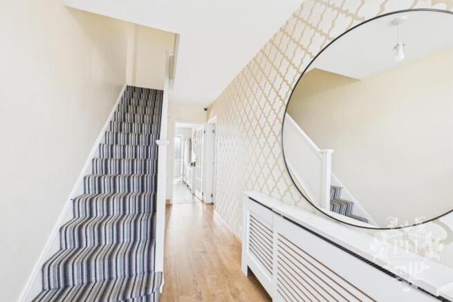 5 bed Semi-Detached for sale Image 10
