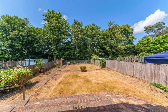 29 Crundwell- Rear garden_.jpg