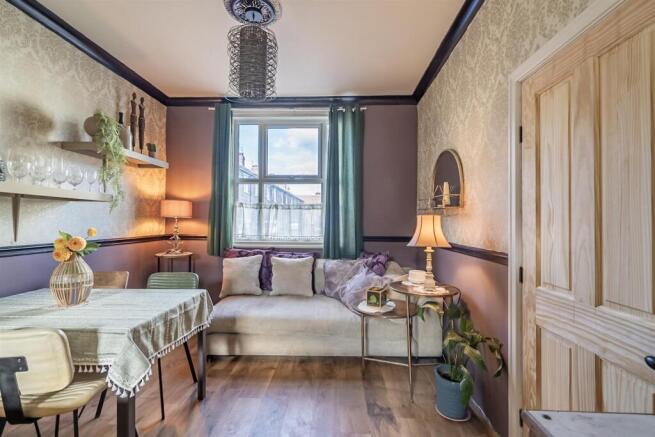 3 bed Town House for sale Image 7