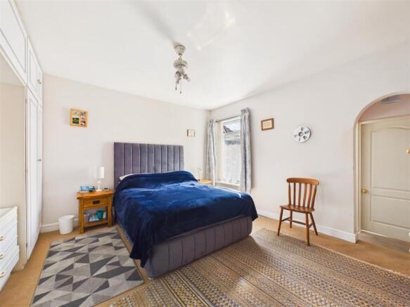3 bed Terraced for sale Image 8