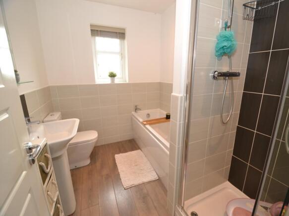 4 bed Detached for sale Image 12