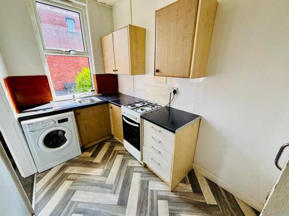 Kitchen: