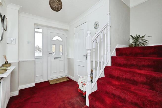 4 bed Detached for sale Image 7