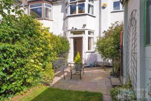 3, Southfields, Hendon, London NW4 4LX