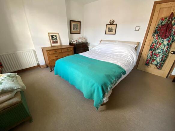 Bed1.jpg