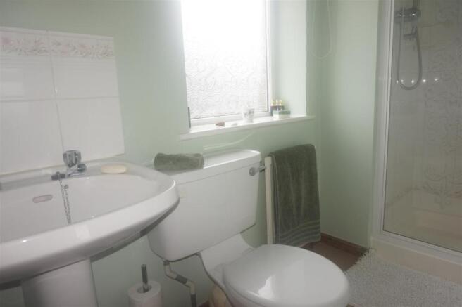 EN SUITE SHOWER ROOM