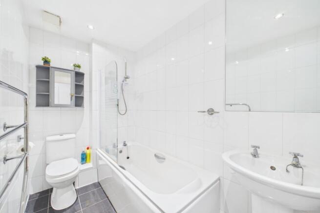 2 bed Flat for sale Image 9