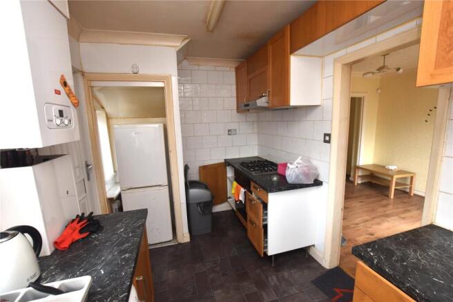 3 bed Semi-Detached for sale Image 6