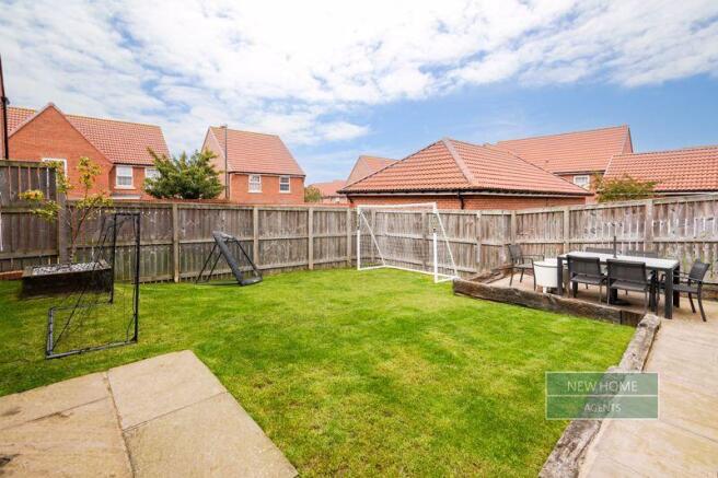 4 bed Detached for sale Image 11