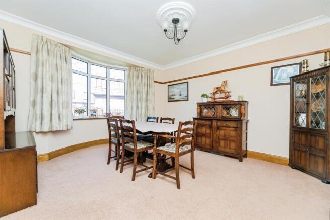 4 bed Detached for sale Image 5