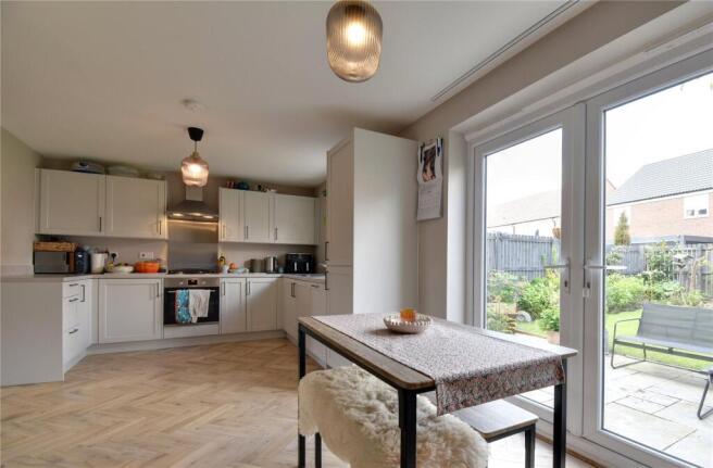 4 bed Detached for sale Image 6