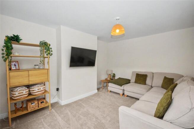3 bed Semi-Detached for sale Image 4