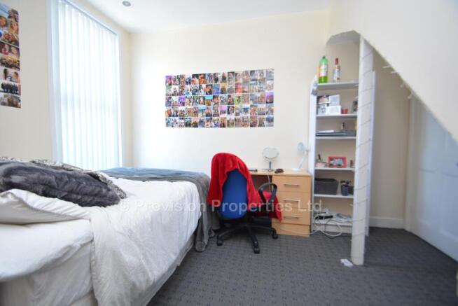 6 bed Terraced to rent Image 12